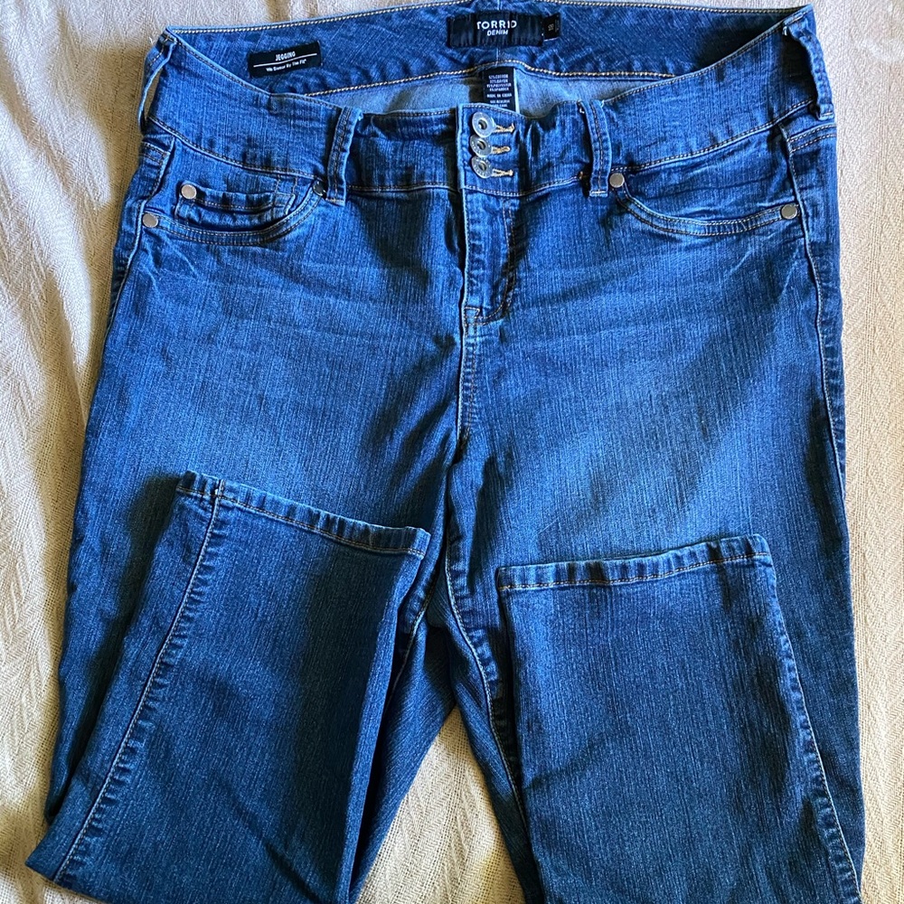 Torrid cropped denim Jegging size 18